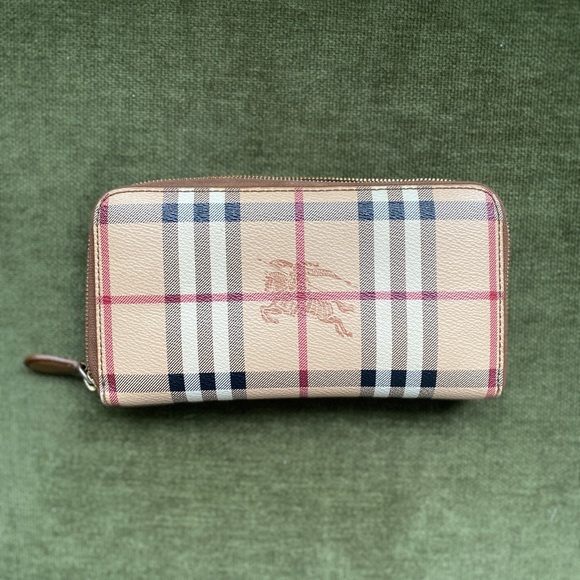 Burberry Horseferry Check Zip around wallet - Picture 2 of 3